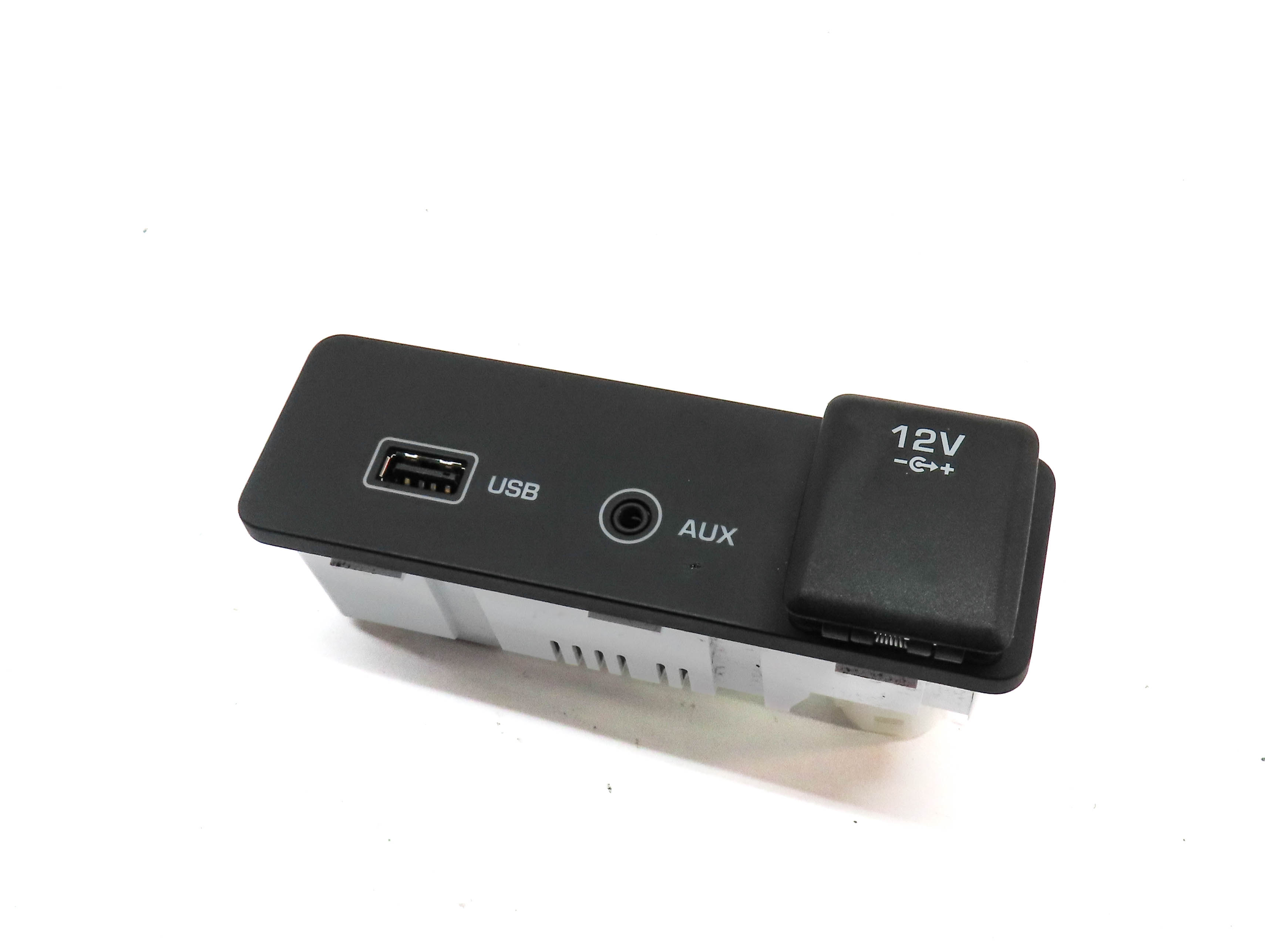 2017 LAND ROVER DISCOVERY SPORT (L550) AUXILIARY AUX IN USB POWER SOCKET — exact item pictured